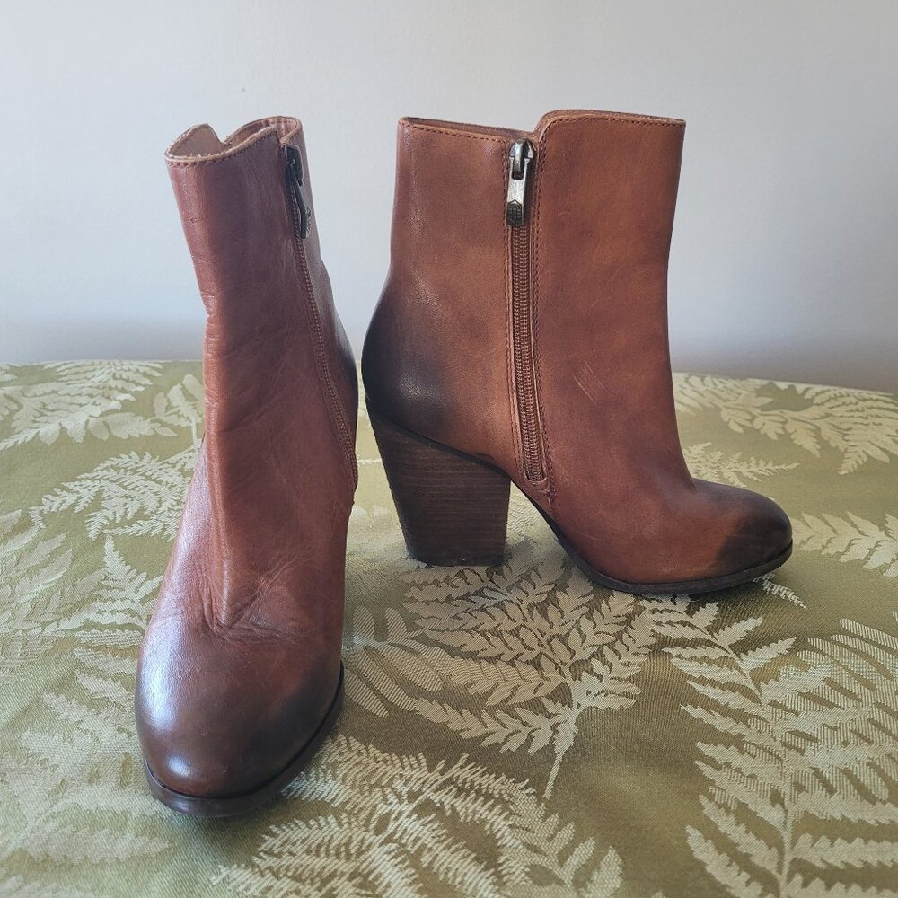 Vince Camuto Boots ~ Size 6